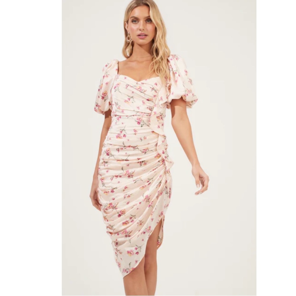 Astr The Lable Cinched Ruffle Front Short Sleeve Dress